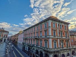 bologna indipendenza oberoende gata antenn se foto