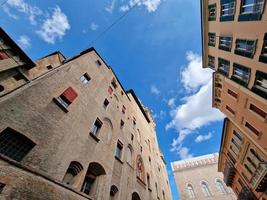 bologna Italien medeltida byggnader hus foto