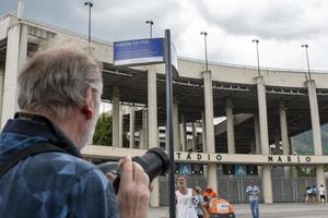 rio, Brasilien - januari 04, 2023, stad hall ändringar de namn av avenida radiell oeste till avenida rei pele i hedra av de idols död foto