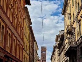 bologna Italien medeltida byggnader hus i mercanzia plats foto