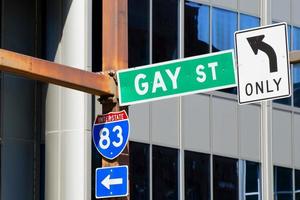 gay street endast tecken foto