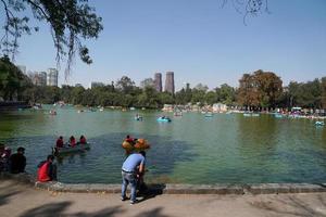 mexico stad, februari 3 2019 - stad parkera chapultepec fullt med folk av människor på söndag foto