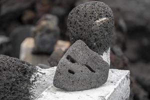 huvud och mask form lava sten i pico ö azorerna foto
