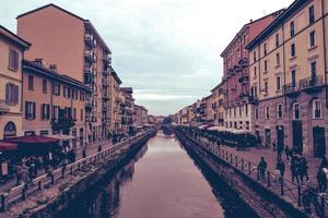 navigli di milano, milano , Italien , 2022 en grå dag över navigli foto