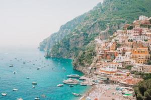 skön kust städer av Italien - naturskön positano i amalfi kust foto