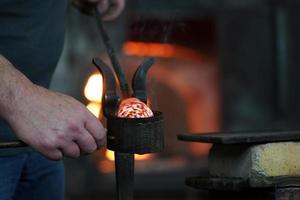 glas blåsa fabrik foto