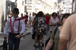 rom, Italien - juni 16 2019 - via del korso fullt med folk av turist foto