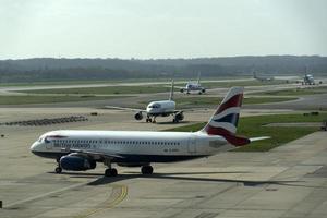 london, förenad rike - Mars 24 2019 - gatwick flygplats operationer foto