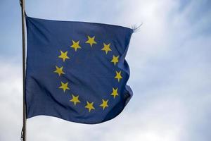 europeisk vinka blå flagga i rom foto