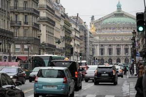 paris, Frankrike - oktober 5 2018 - paris gata belastad trafik foto