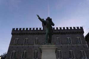 chiavari historisk medeltida stad gata ights för jul foto