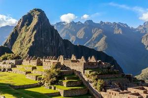 se från de topp till gammal inka ruiner och wayna picchu, machu picchu, urubamba provins, peru foto