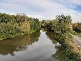 vår landskap nära Donau flod i regensburg stad, Tyskland foto