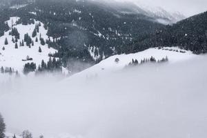 vinter- landskap i österrikiska alps foto