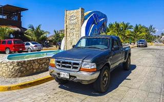 puerto escondido oaxaca mexico 2022 olika mexikansk plocka upp lastbilar bilar 4x4 av vägen fordon Mexiko. foto