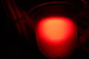 röd larm ljus lampa inuti militär krig u-båt örlogsfartyg foto