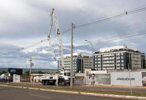 Brasilien, df Brasilien, januari 24 konstruktion av en ny begrepp av lägenhet byggnad och köpcenter kombinerad kallad union 511 bostad köpcenter i de nordväst sektion av brasilia foto