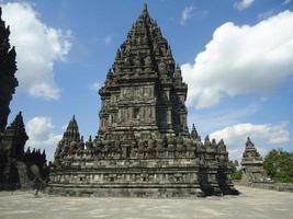 buddist prambanan tempel komplex de största tempel i java, central java, Indonesien. foto