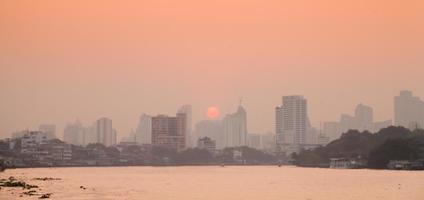 Bangkok stad vid soluppgång foto