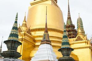 pagod vid Wat Phra Kaew i Thailand foto