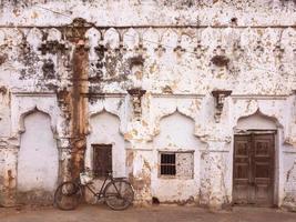 orchha, Indien - Mars 2019. ett gammal hus i orchha foto