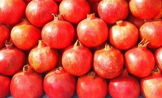 röd granatäpple färsk frukt energi vin foto