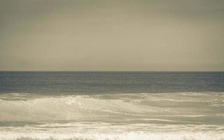 fisk hoek strand falsk bukt turkos vatten vågor cape stad. foto