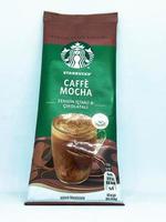 väst java, indonesien på oktober 2022. ett påse av starbucks premie kaffe med caffe mocka smak variant. foto