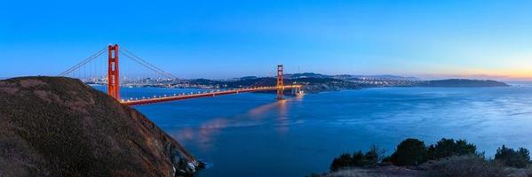 Golden Gate Bridge i skymningen, San Francisco, USA foto