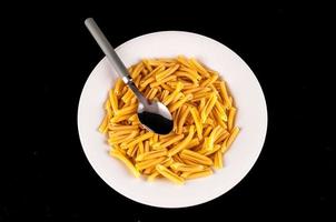 rå pasta mat närbild foto