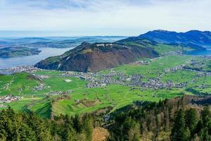 utsikt från mt. stanserhorn i schweiz foto