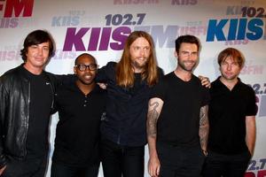 los angeles, Maj 11 - lr matt flynn, pj morton, James alla hjärtans dag, Adam levine och mickey galen av rödbrun 5 närvara de 2013 wango tango konsert produceras förbi kiis-fm på de Hem depå Centrum på Maj 11, 2013 i Carson, ca foto