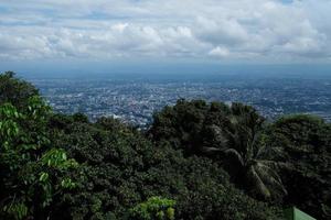 landskap av chiang mai stad för wat phra den där doi suthep, ratchaworawihan. tempel. foto