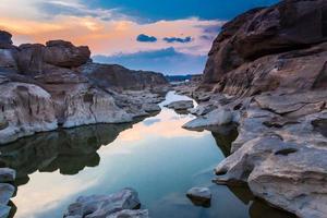 fantastiska Sam Phan Bok och Grand Canyon i Ubon, Thailand. foto