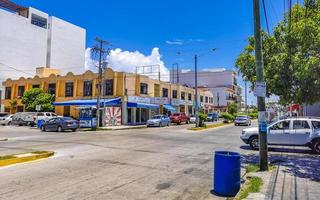 playa del carmen quintana roo mexico 2021 typisk gatuväg och stadsbild i playa del carmen mexico. foto