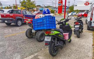 playa del carmen quintana roo mexico 2022 olika motorcyklar mopeder och skotrar Mexiko. foto