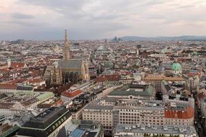 Wien, österrike - juli 18, 2021, se av de wien horisont med st. Stephens katedral Wien, österrike foto