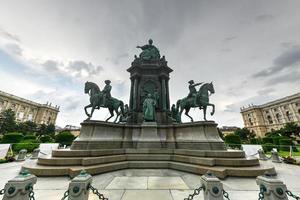 kejsarinna maria Theresia monument på maria-theresien-platz fyrkant i Wien, Österrike. foto