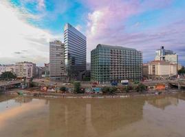 Wien, österrike - juli 18, 2021, antenn se av de Sverige bro över de Donau kanal i Wien, Österrike. foto