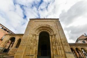 se av helgon Martin kyrka, iglesia de san martin, i segovia, Spanien foto