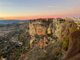 skön solnedgång från de maria auxiliadora se upp i ronda, Spanien. foto