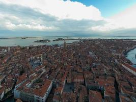 antenn se av de gammal venitianska tak i Venedig, Italien. foto