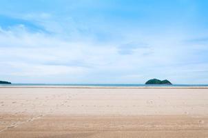 hav och sand på natur landskap samila-songkhla thailand, för bakgrund foto