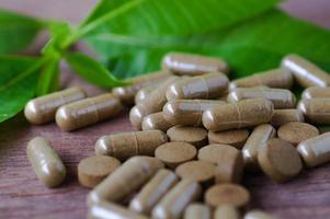 växtbaserade läkemedel i piller kapsel foto
