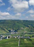 känd vin byar av beilstein och ellenz-poltersdorf stänga till cochem på mosel flod ,mosel dalen, Tyskland foto