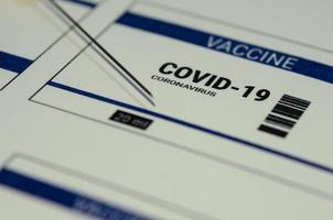 ett koronavirusvaccinmärke för covid-19 foto