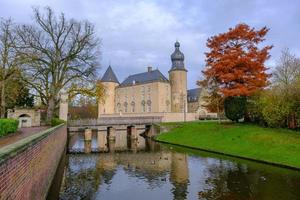 slott och by av gemen i Westfalen foto