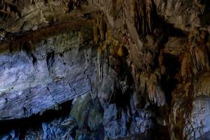 grotta i thailand foto