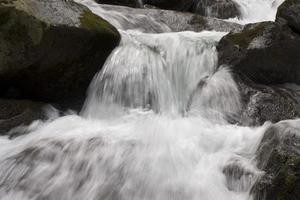 liten vik vattenfall foto