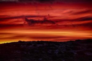 röd solnedgång bakgrund i patagonien foto